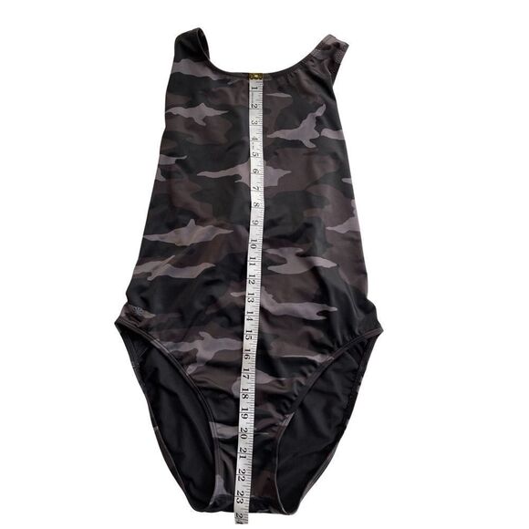 Athleta Women's Freestyle Camo One Piece Swimsuit Size 38 - Picture 7 of 7